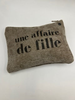 Pochette velours "Une affaire de fille"