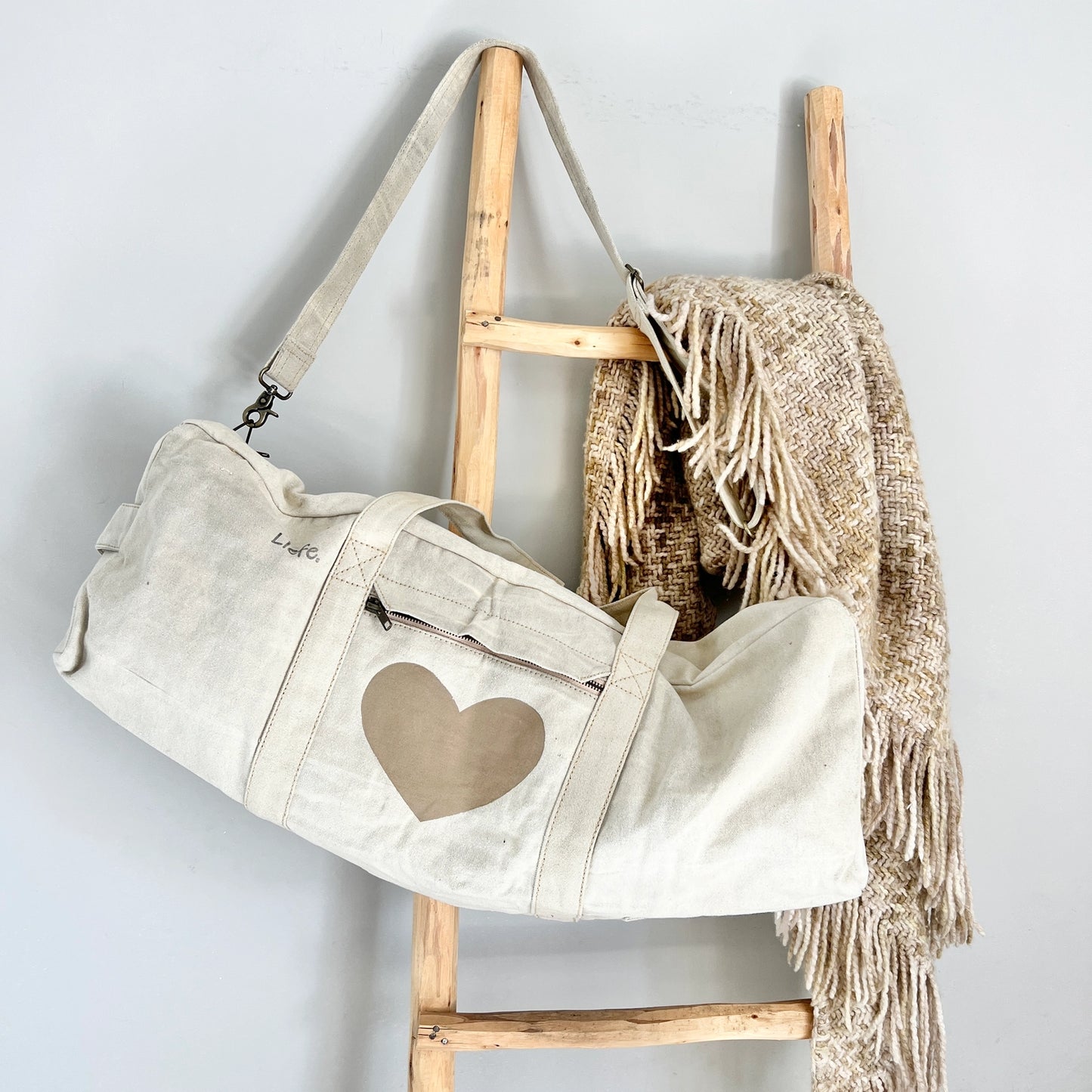 Sac de yoga et de sport Heart Latte (toile légère vintage)