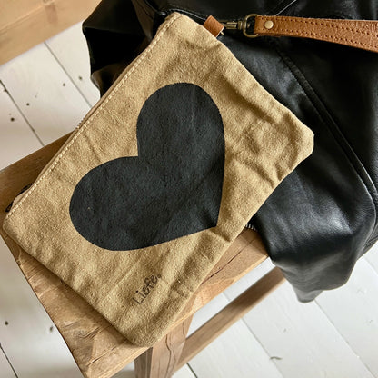 Pochette cœur noire (toile foncée)