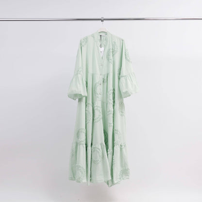 Robe longue brodée en coton col mao – LR10681