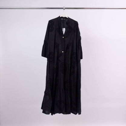Robe longue brodée en coton col mao – LR10681