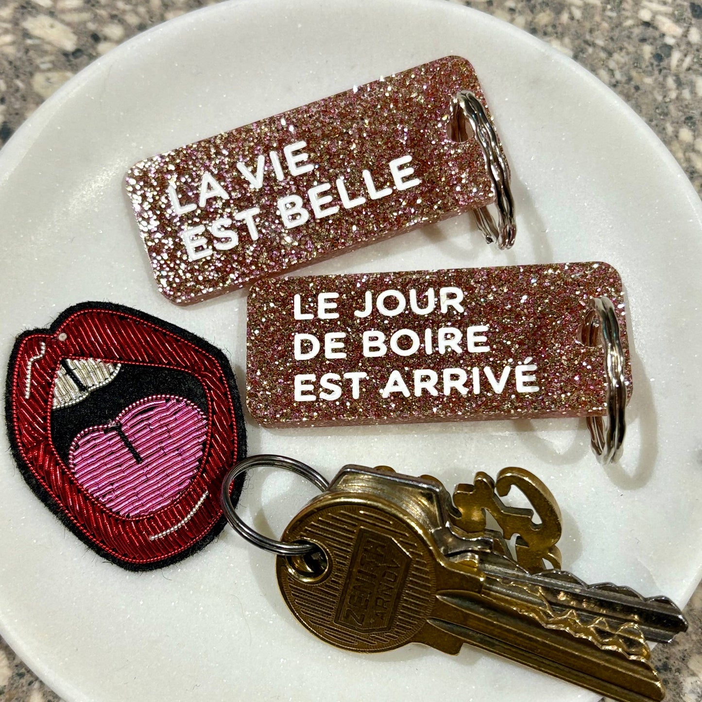 LA VIE EST BELLE Porte-clés à paillettes Plus de Love