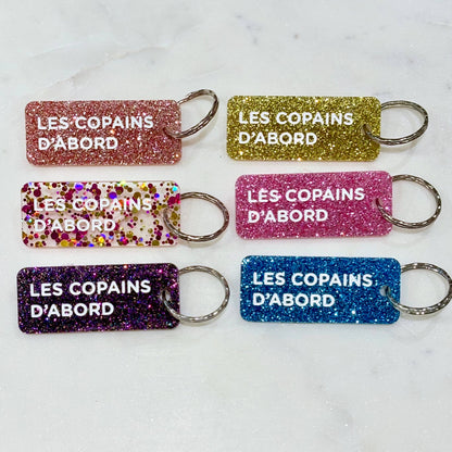 LES COPAINS D'ABORD Porte-clés à paillettes Plus de Love