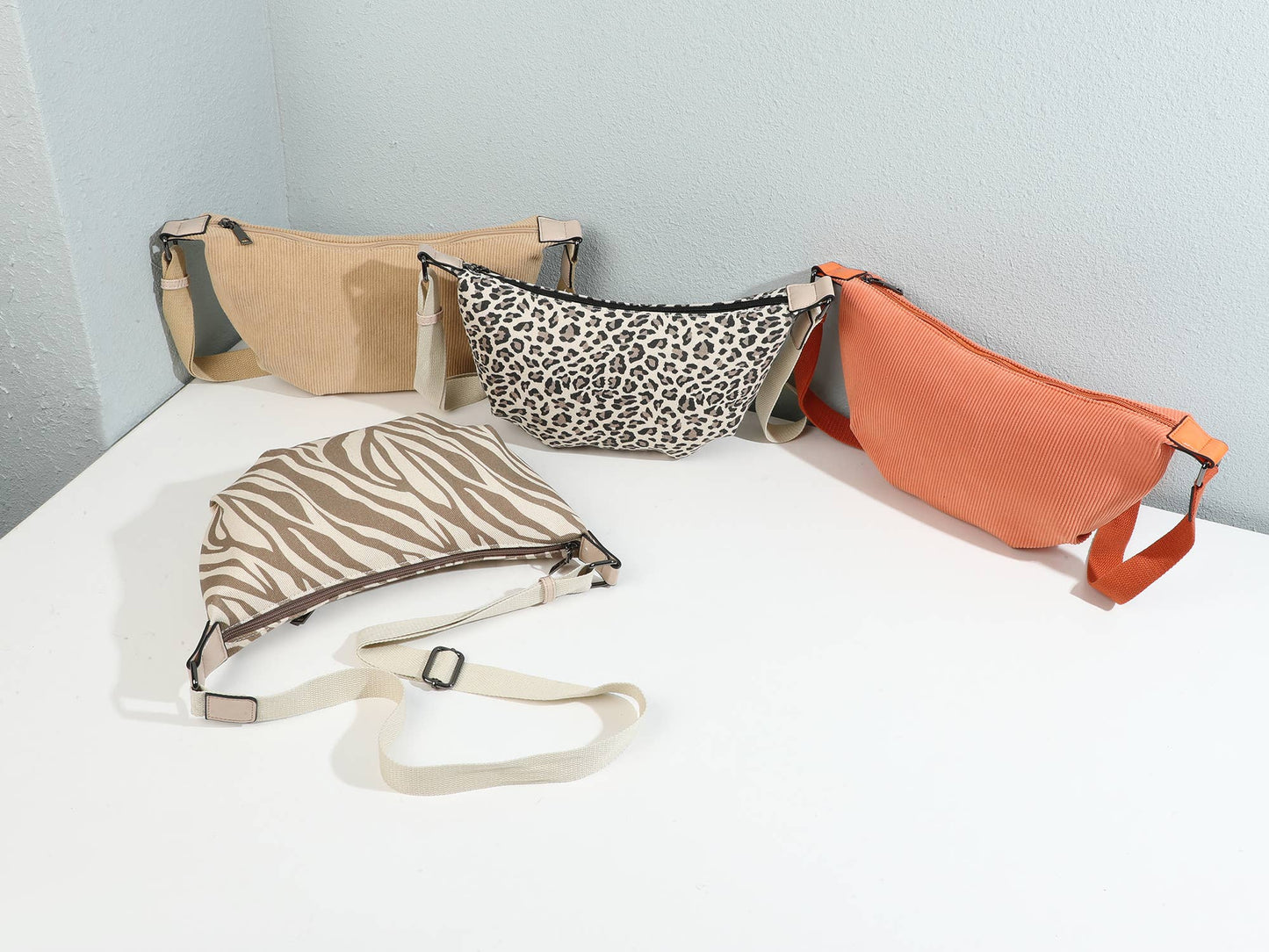Sac bandoulière velours côtelé, léger et pratique (Copie)