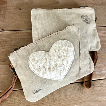 Pochette en forme de cœur en peluche (toile légère vintage)