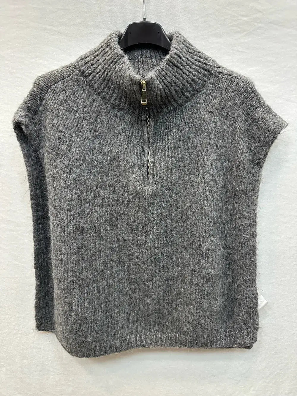 Pull sans manches avec ouverture sur les cotés @50592_PullOu