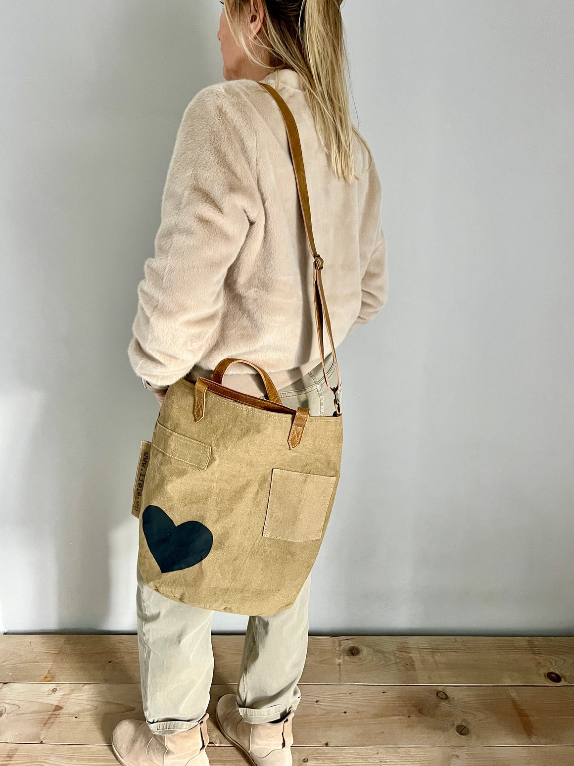 Vintage Sac Seau cœur noir (toile foncée)