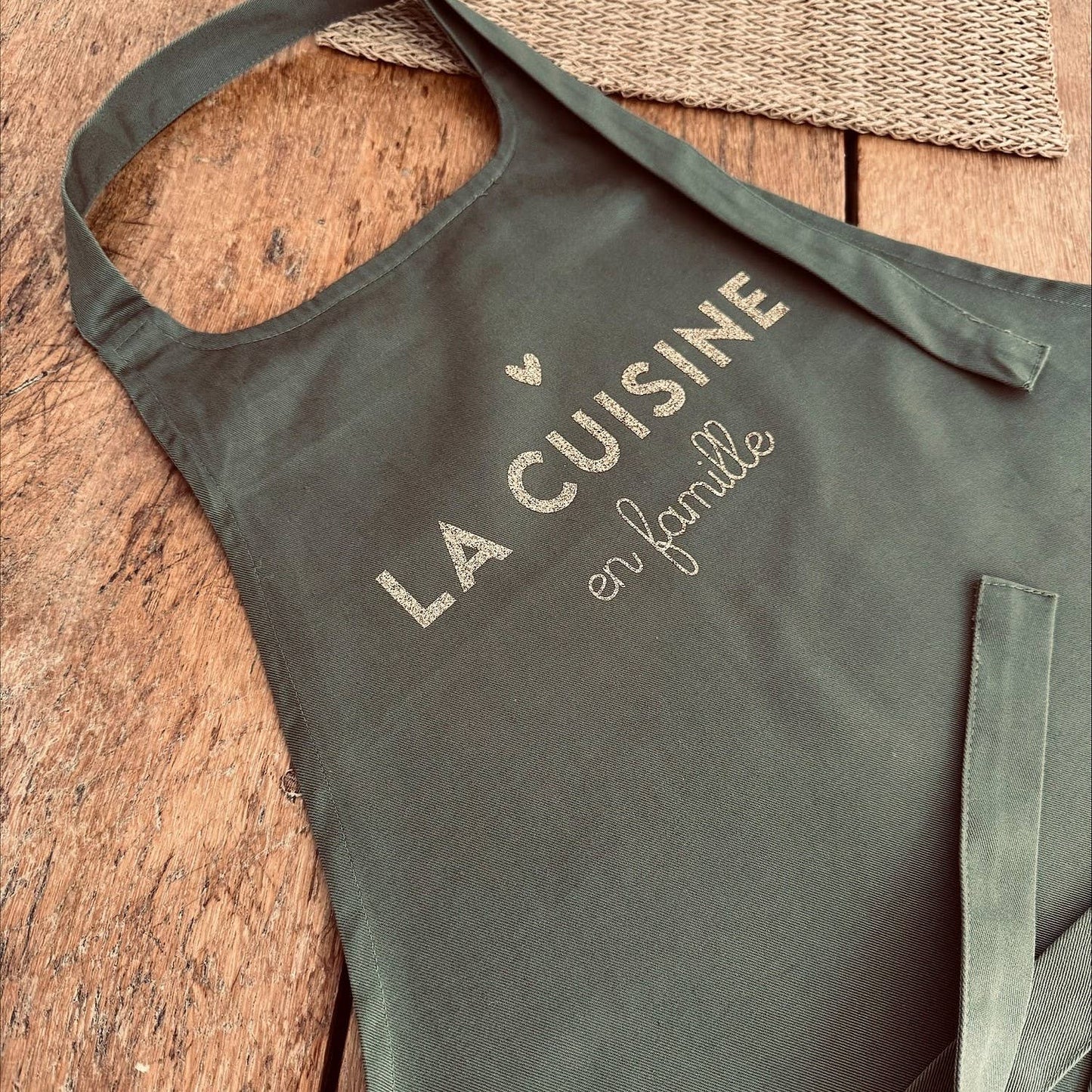 Tablier - La Cuisine en Famille ! 5 coloris au choix