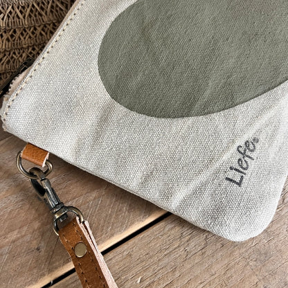 Pochette coeur olive (toile) peinte à la main