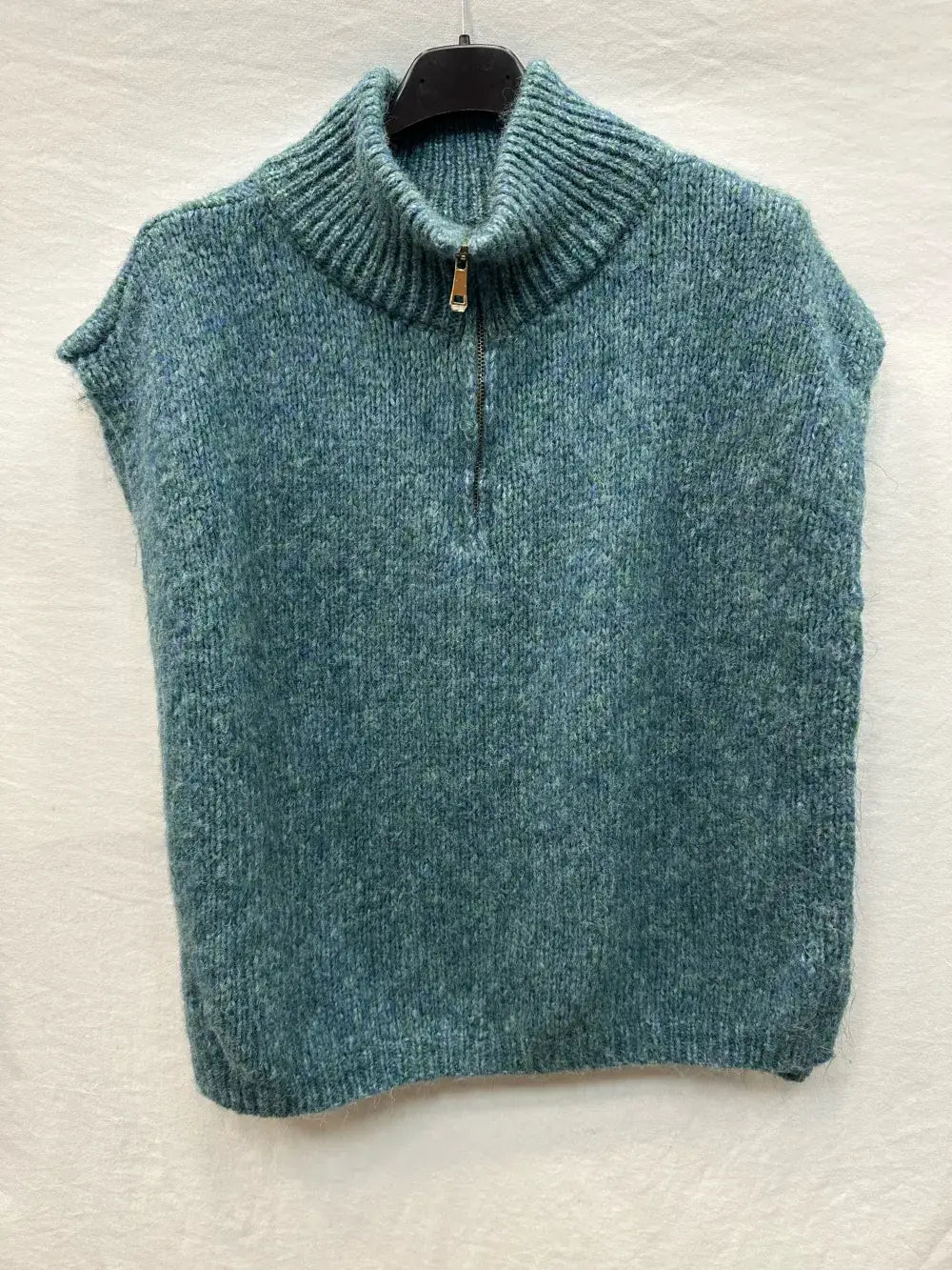 Pull sans manches avec ouverture sur les cotés @50592_PullOu