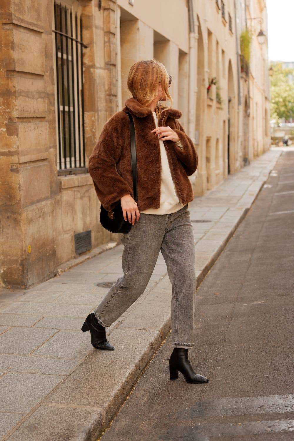 Veste avec col en fausse fourrure