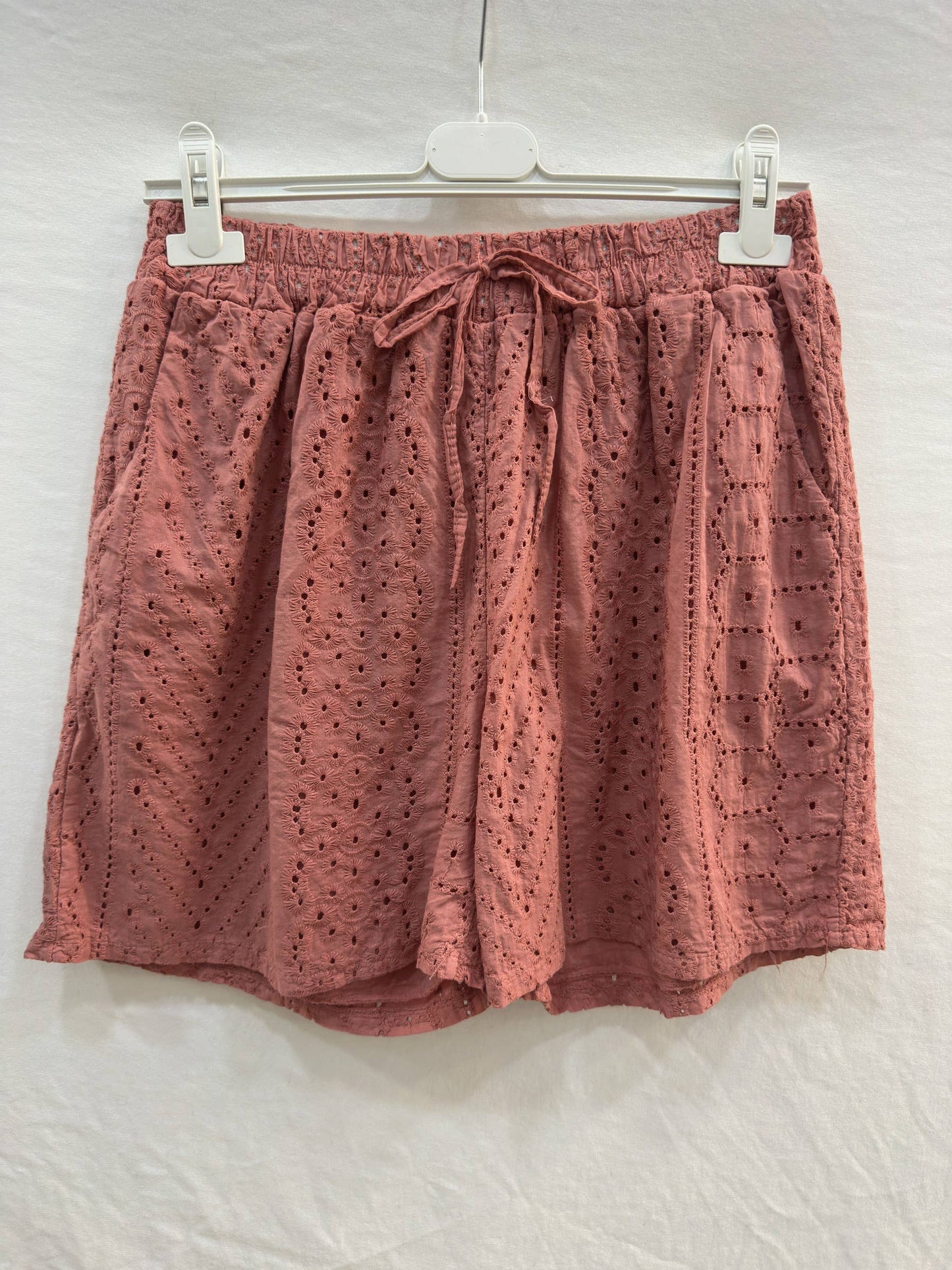 Short en Broderie Anglaise @65401_ShBroderie